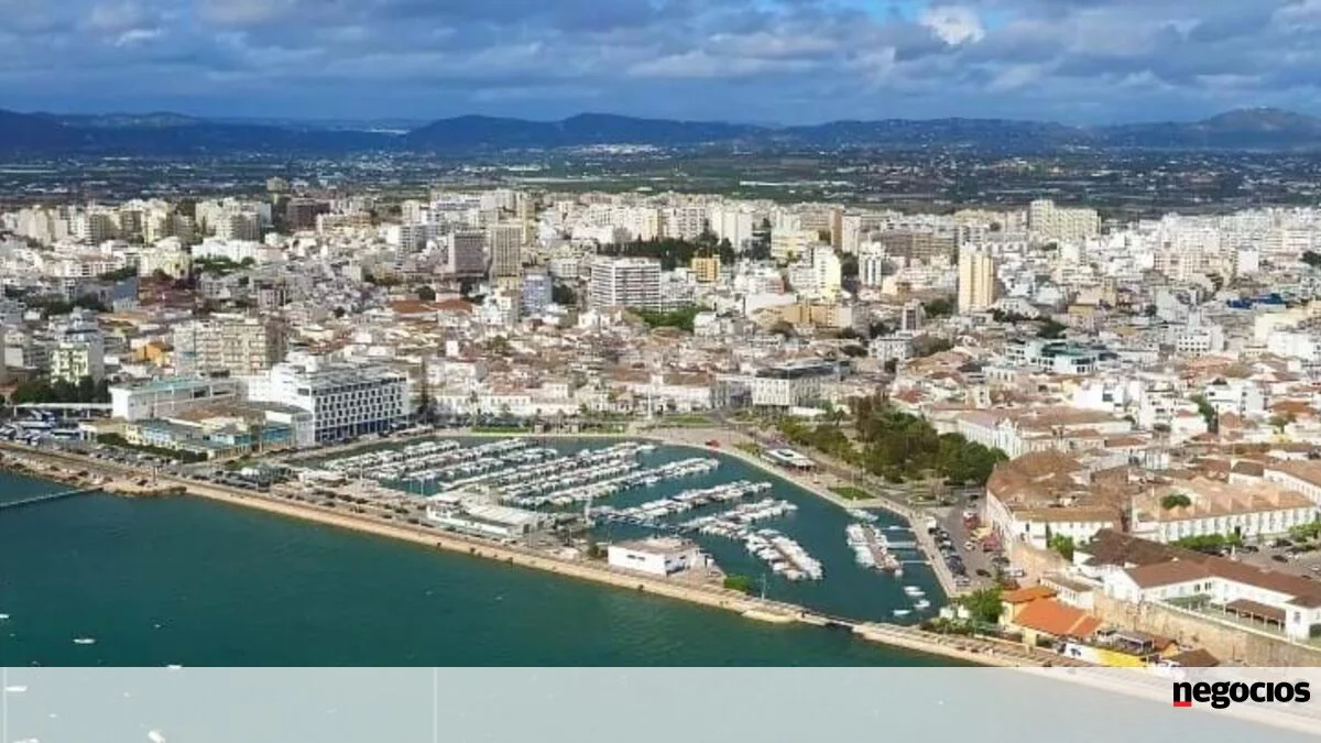 Faro’da Bir Yüz Kişi, Kendi Evine Sahip Olma Hakkı İçin Sokaklarda Yürüdü